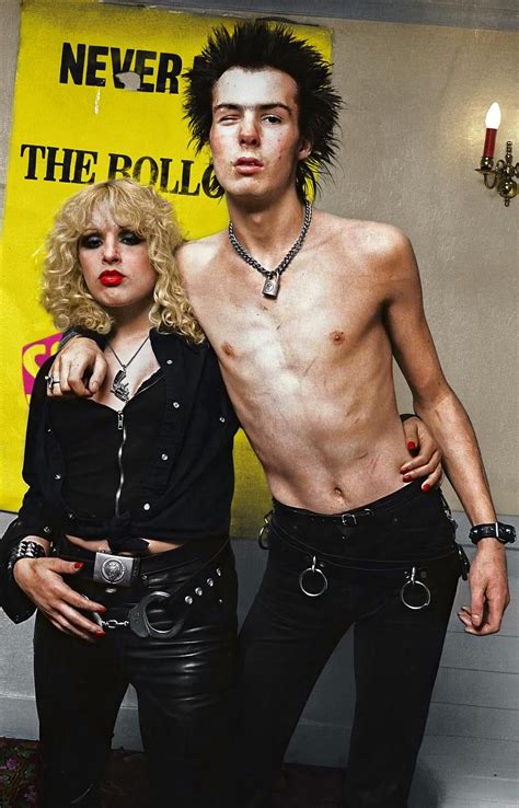 sid and nancy dating.